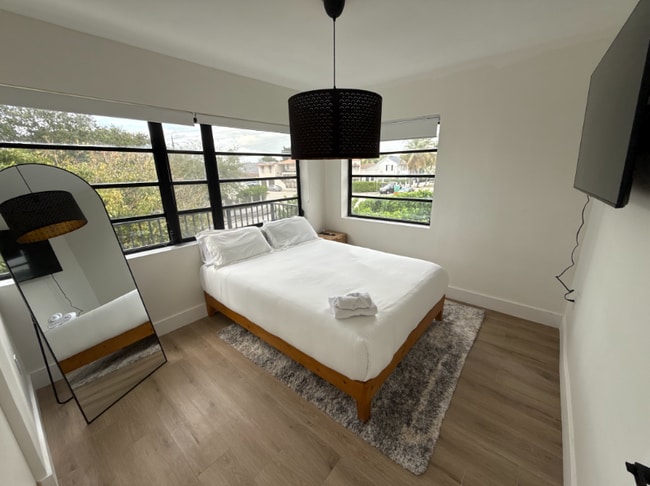 Photo - 1716 SW 11th St Unidad 3