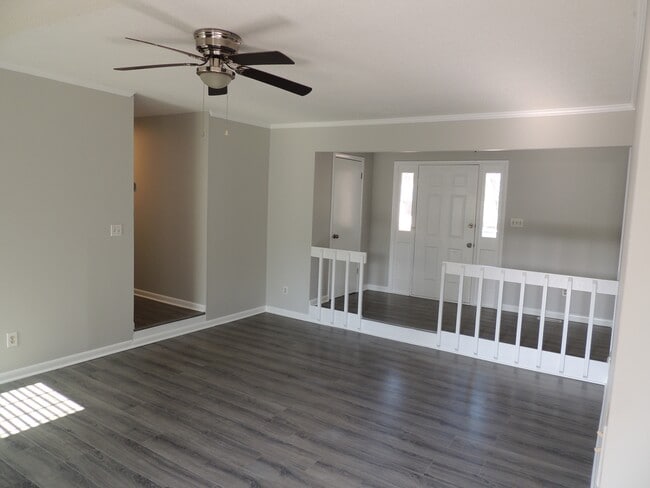 Photo - 5823 Rivercroft Rd