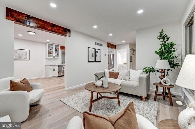 Photo - 1225 E Piney Hill Rd House