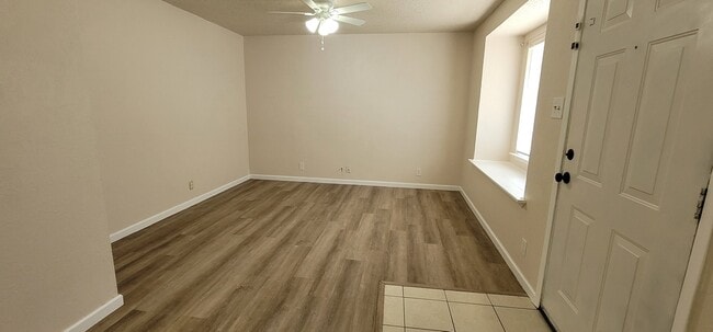 Photo - 728 N Main St