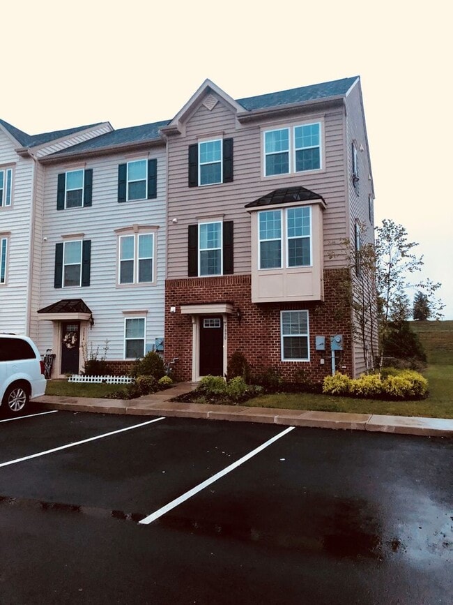Photo - 7890 Erinvale Ln