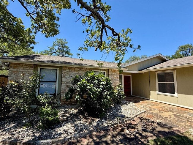 Building Photo - 8906 Pineridge Dr Rental
