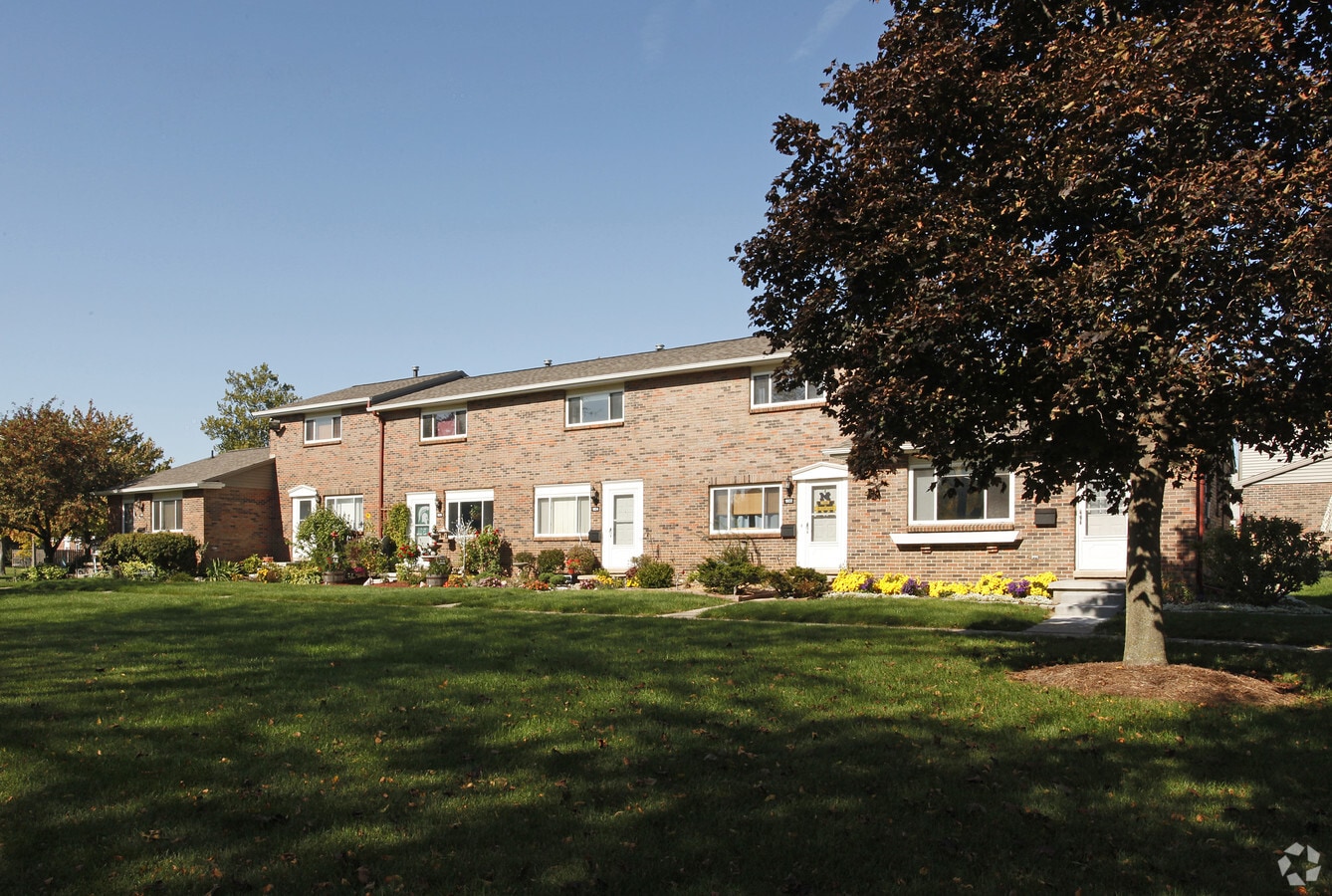 Photo - Woodbridge Commons Cooperative