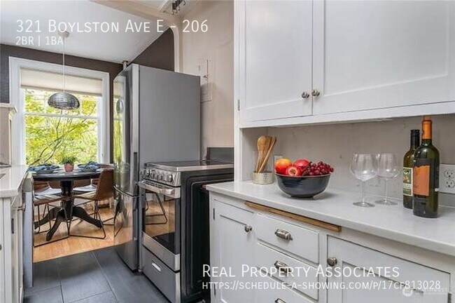 Photo - 321 Boylston Ave E