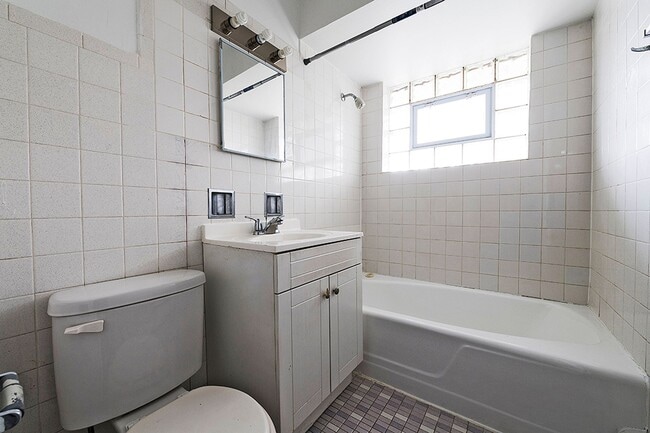 Photo - 14101 S Atlantic Ave Riverdale, IL 60827