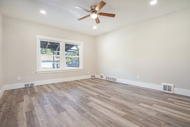 Photo - 1601 Miller Ave Unit 1601