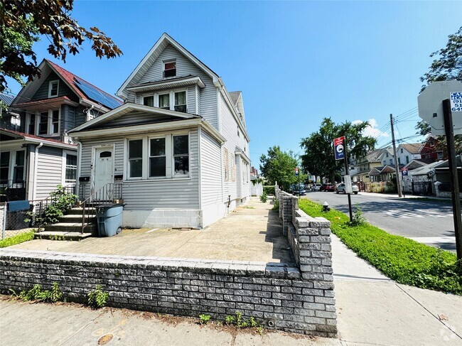 Building Photo - 12702 95th Ave Rental