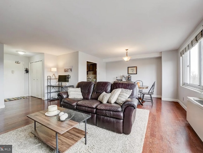 Photo - 1900 Lyttonsville Rd Unidad 1105