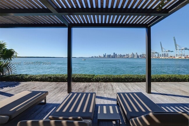 Building Photo - 5245 Fisher Island Dr Unit 5245