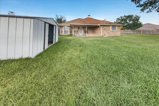 Photo - 203 Bowie St