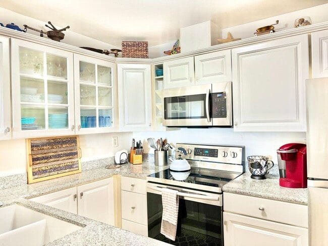 1 Bedroom | Resort-Style Amenities | Walk to the Beach | Channel Islands Waterfront | Monthly Fur...