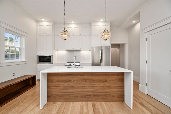 Building Photo - 30 E Main St Unit 2 Rental