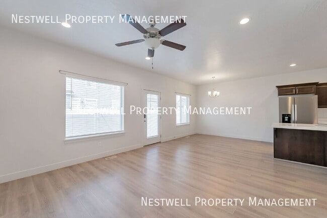 Photo - 7235 N Red Clover Way