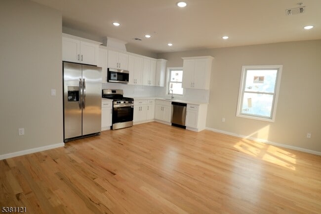 Photo - 385 Lafayette St Unit 2