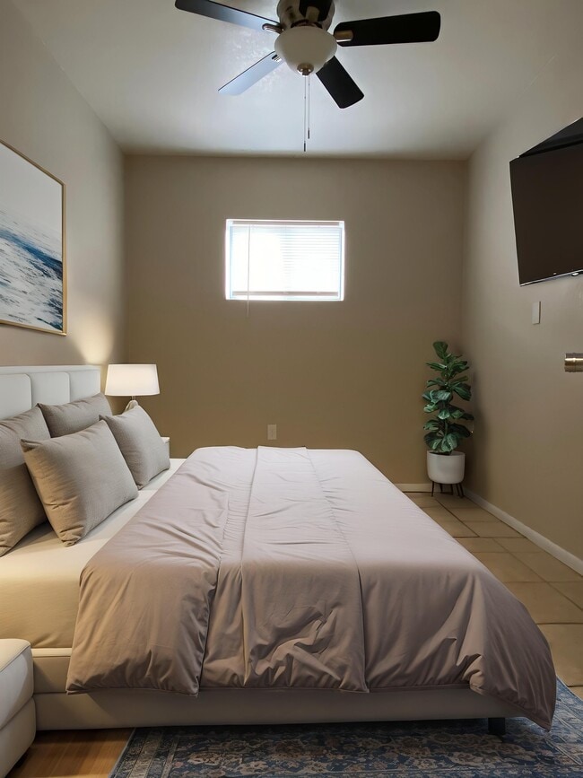 Building Photo - 4234 E Western Dr Unit 2