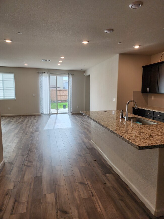 2136 Knotty Pine Way Rental House Rental in Plumas Lake, CA