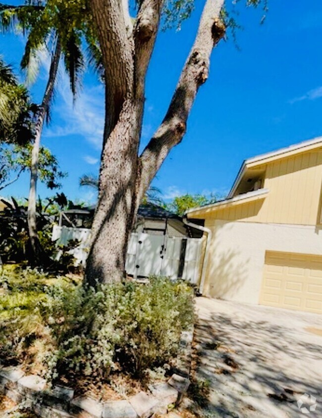 Building Photo - 12533 Woodmill Dr Rental