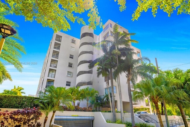 Building Photo - 2400 SW 3rd Ave Unit 706