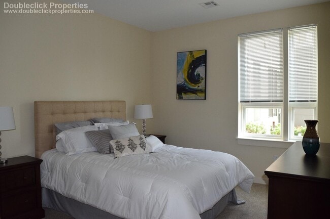 Photo - 180 Eastern Ave Unidad 205