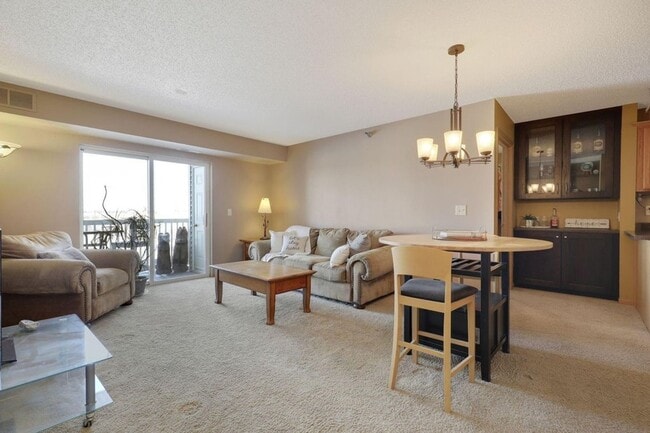 1321 Lake Dr W