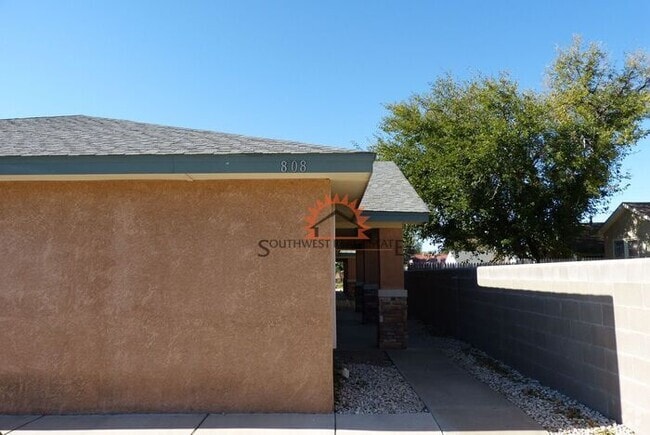 Building Photo - Perfect for roommates! Rental