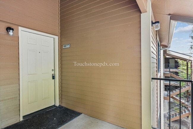 Photo - Light Filled Clackamas Condo with Covered Balcony and Community Amenities