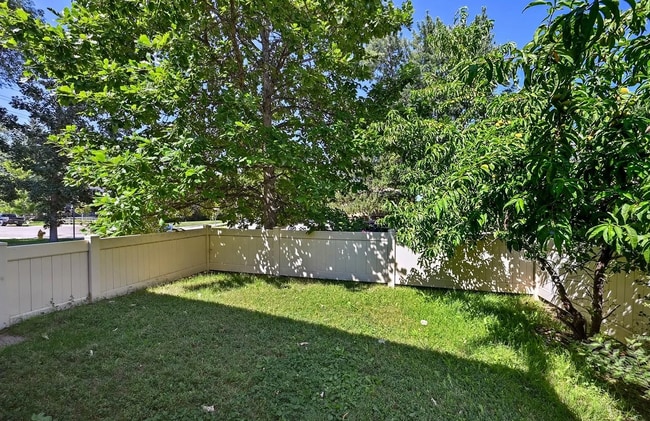 Fenced Yard - 2480 S Lafayette St Unit 2480