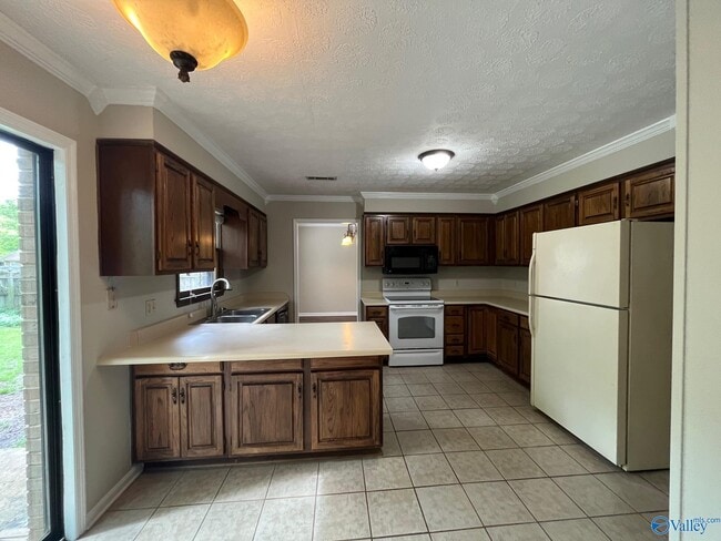 Photo - 2006 Lancaster Ave SW