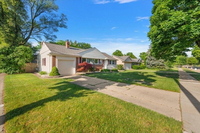 Photo - 2898 Yorkshire Rd