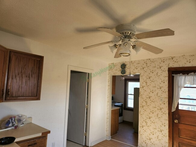 Photo - 145 Virginia St