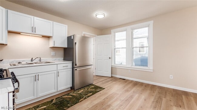 Photo - 1535 Central Ave