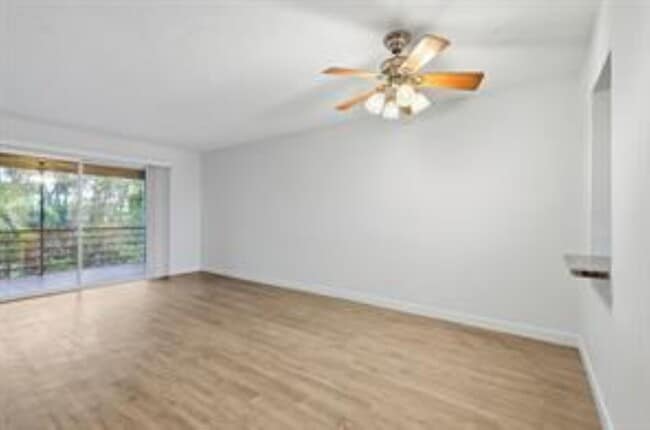 Photo - 1400 NE 57th St Unidad 304