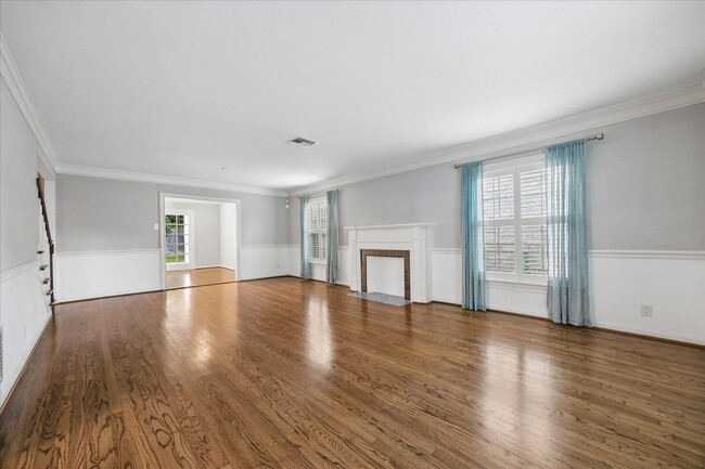 Photo - 2316 Wordsworth St