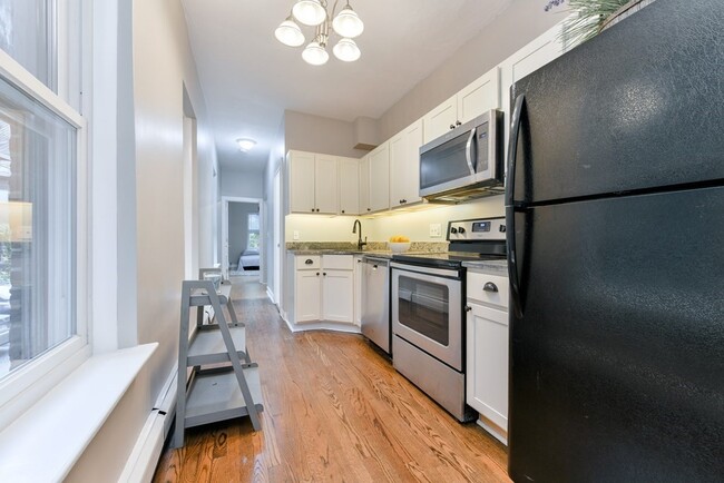 Photo - 586 Columbus Ave