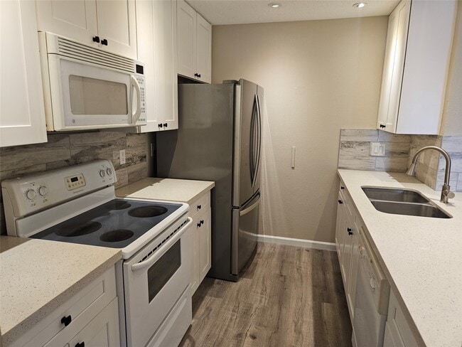 Photo - 2816 S Bartell Dr Unit 33