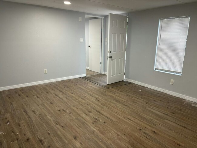 Photo - 11240 N Northwood Dr