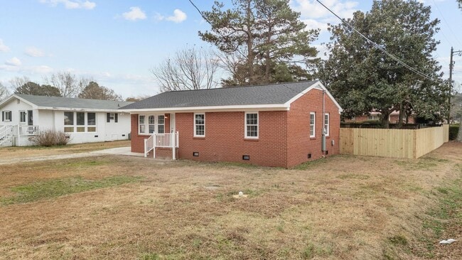 Photo - Cozy 3-Bedroom Ranch with Spacious Yard in Smithfield
