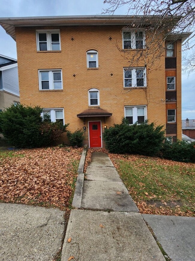 Building Photo - Alice St Triplex Unit 2 Rental