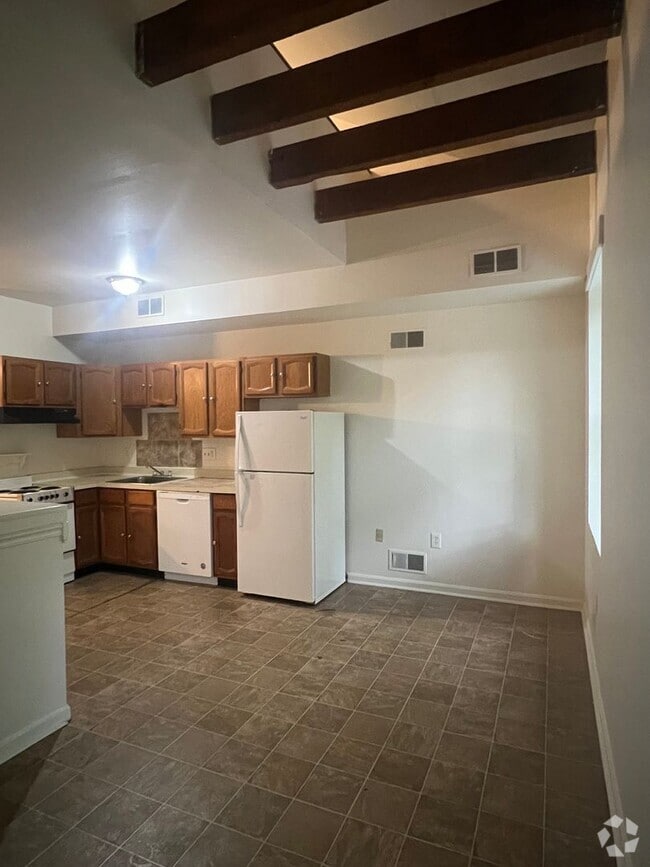 Building Photo - 403-405 Walnut St Unit Apt 5