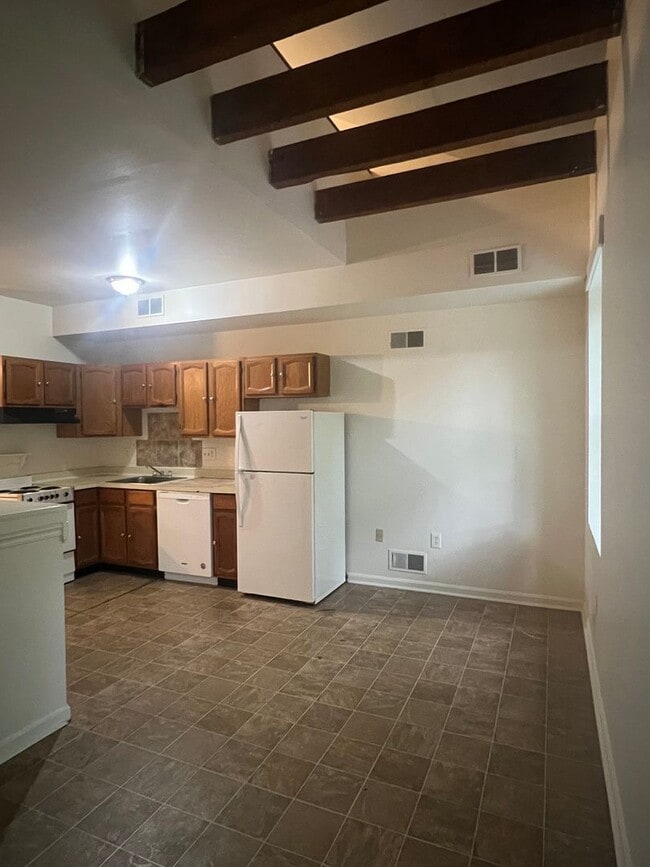 Photo - 403-405 Walnut St Unit Apt 5