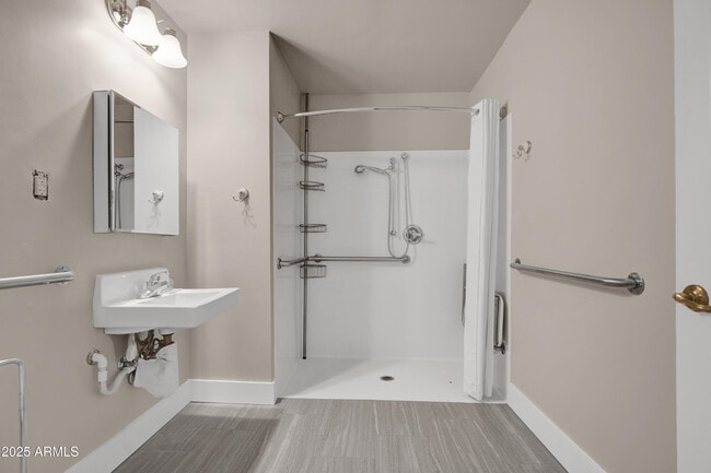 Photo - 5753 W Glendale Ave Unit Apt 103