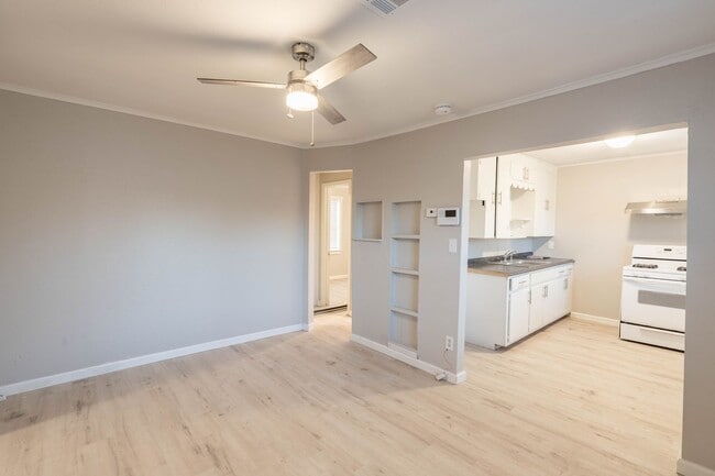 Photo - 2 Bed | 1 Bath in Tulsa! Section 8 Welcomed!