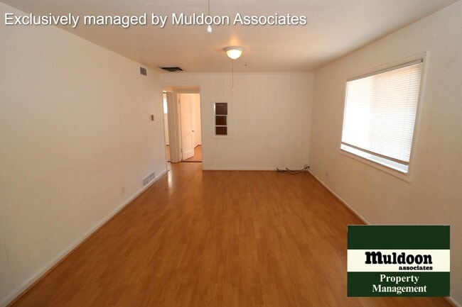 Photo - 2561 Camellia St