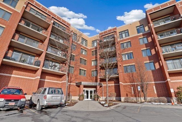 Building Photo - 225 Main St Unit 214