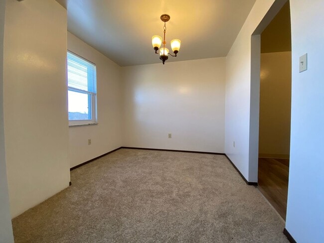 Photo - Wonderful 2BR in Bellevue! Central A/C, Equipped Kitchen & More! Great Location!! Call Today! Unit 604