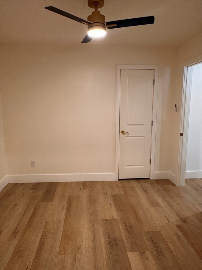 Photo - 410 Randall St Unit 7
