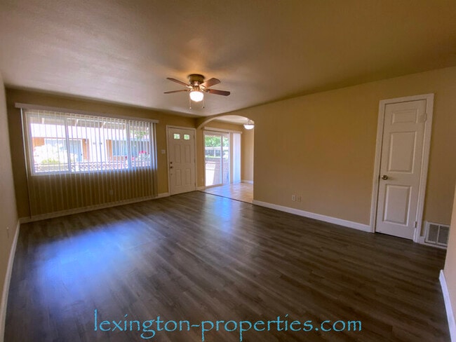 Photo - 5011 Bremner Way Unit 2