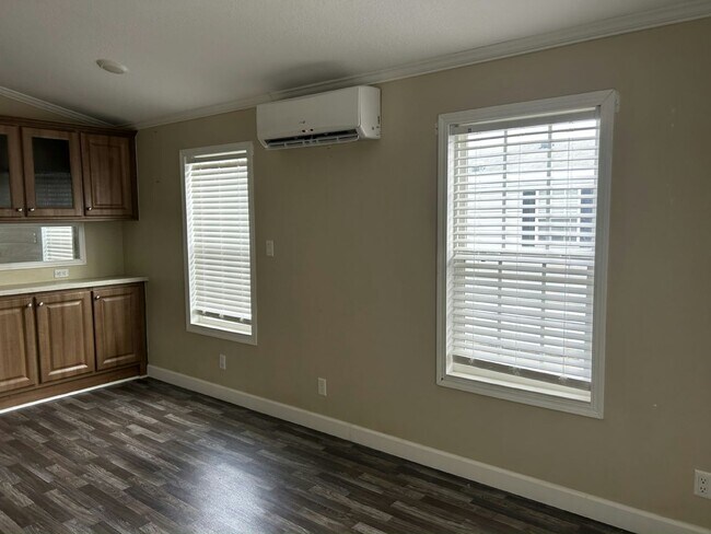 Photo - 6941 MacDonald Ct