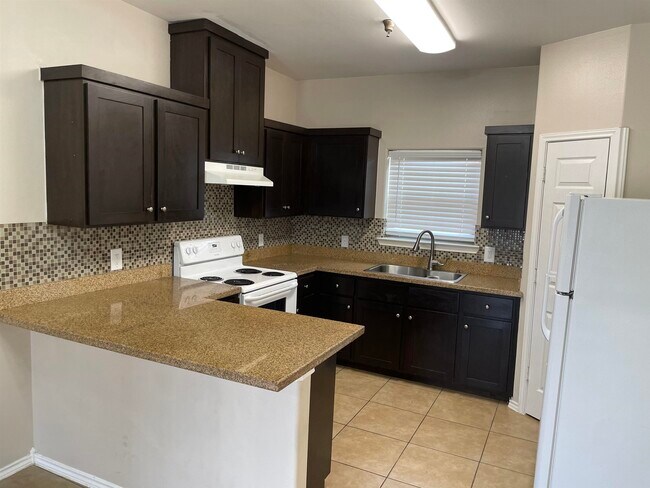 Photo - 5402 Marcella Ave Unidad #204A