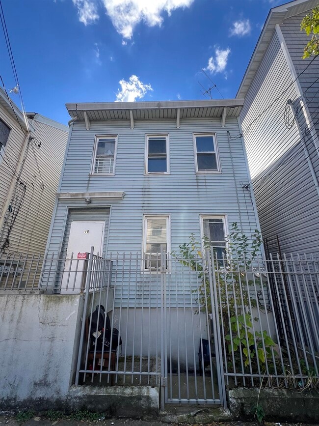 Building Photo - 78 16th Ave Unit 2